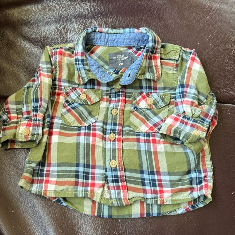 H & M plaid button down shirt size 2-4 months
